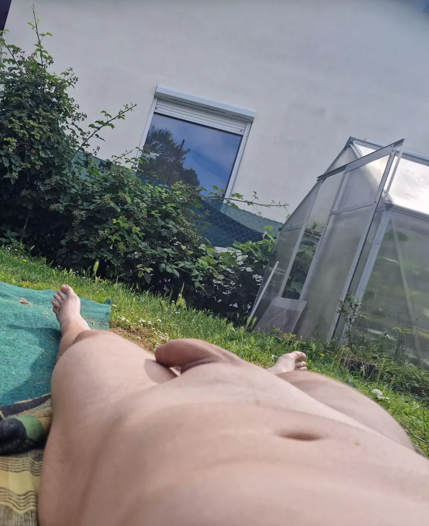 Chilling posted by Dancuul