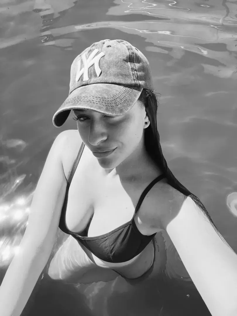 Do I look okay in black&white posted by dweebgirl