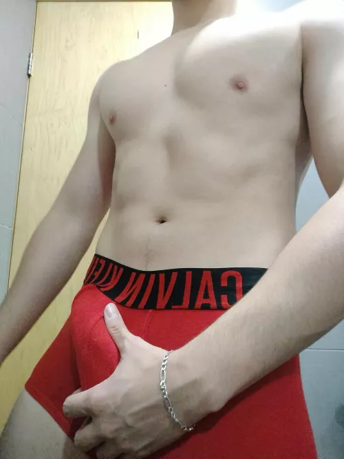 Do u like red Calvin's? by BrokenBacon82