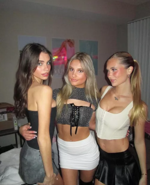 Dorm babes by BingB0ngBoi