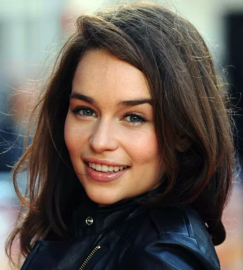 Emilia Clarke by qwer5r