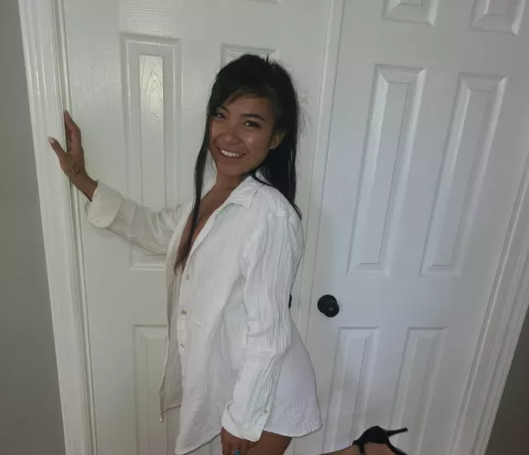 hairy pussy under here for u bb by asiandolldesires