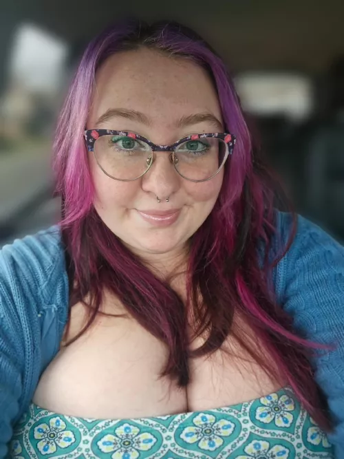 Happy Friday 💗 by sapphiremelonz