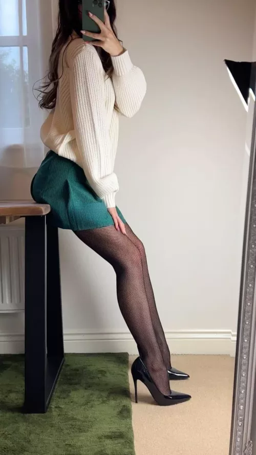 Happy Friday 💋 leave your weekday troubles behind and have a great weekend 😊 by -OhMissAnna-