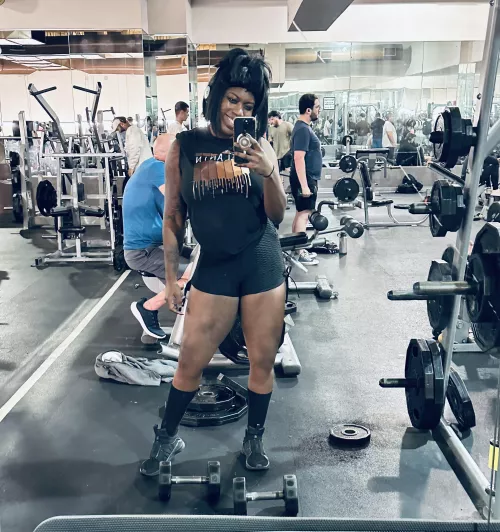 How much do you squat? by foxybalboa23