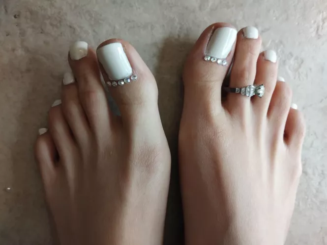 I need a hard massage😏😏👣 by Beneficial_Earth1858