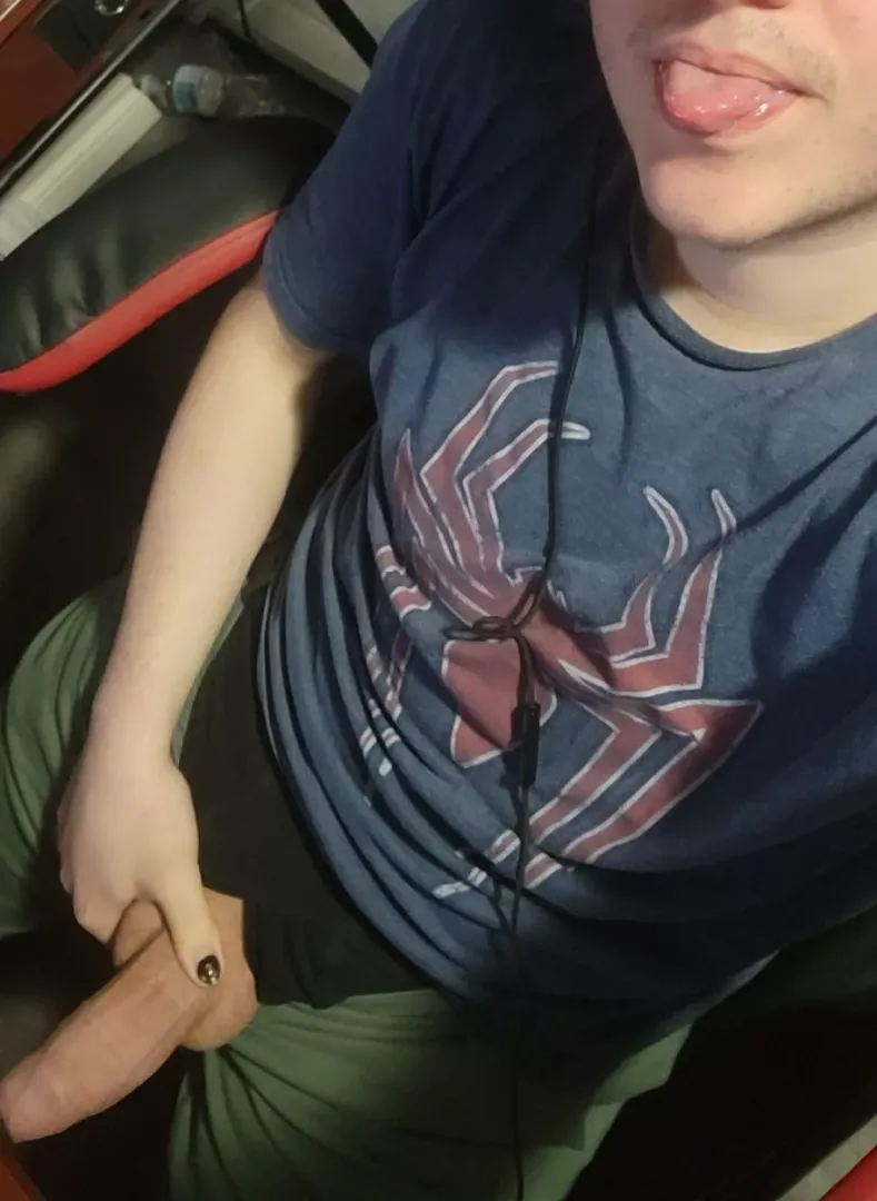 I took this pic while my game was loading, how do I look? posted by JordynChats