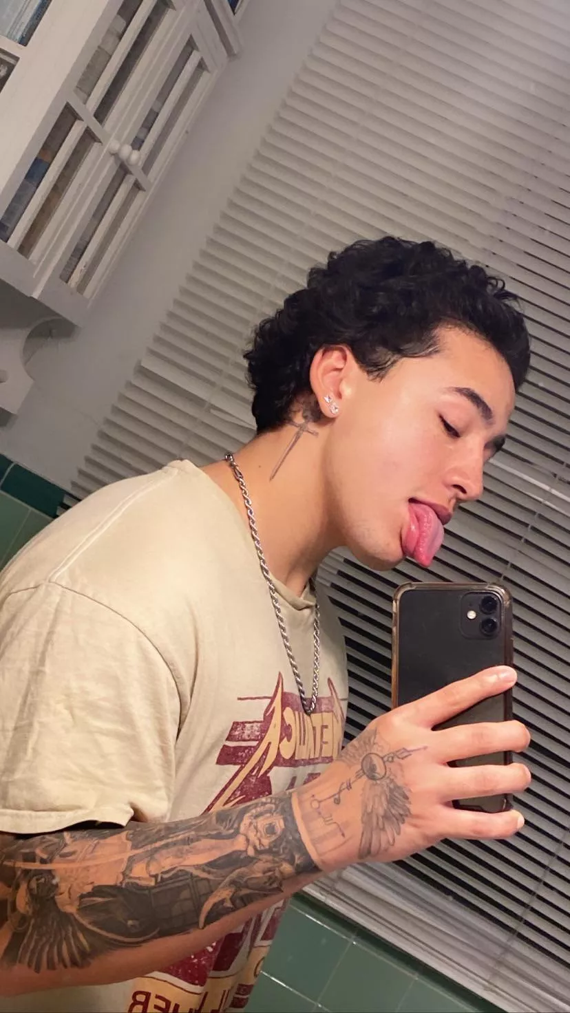 I wanna put my tongue where should I? posted by Zjose040