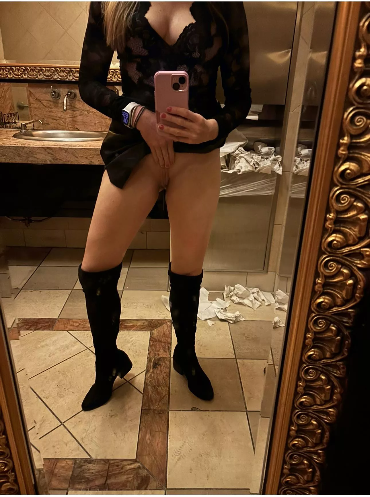 Just here to show off… posted by HottestPussyinPearls