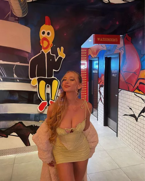 lookin YUGE by altdaddie