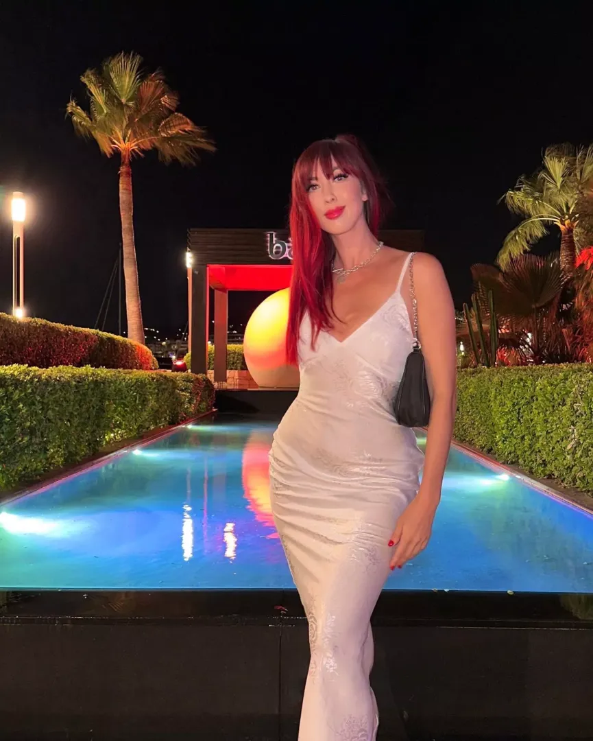 My dress wants to be explored, be gentle with it! posted by thedeadwithhs