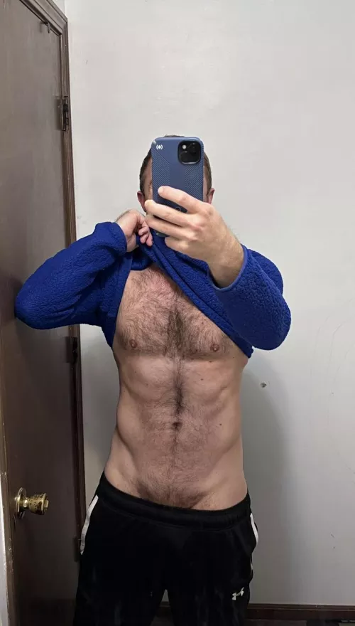 My posts are boringly consistent, so I added in a Patagonia quarterzip. [37] by Firestorm_Pines_3363