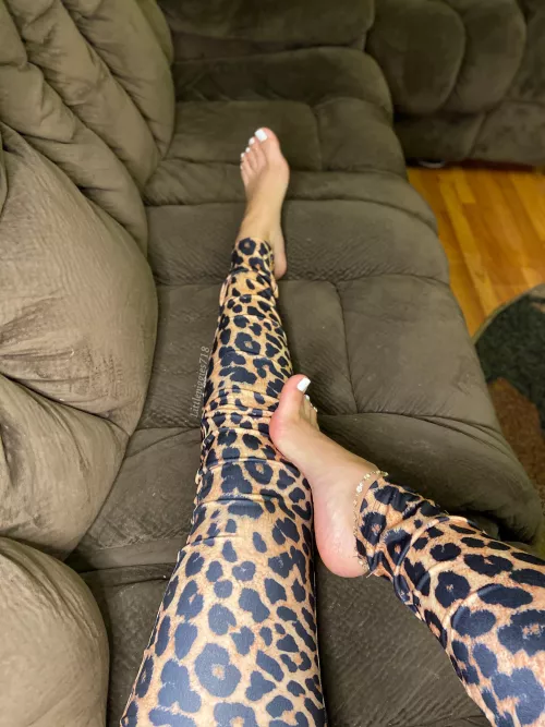 My white pedi is so pretty by Littlepiggies718