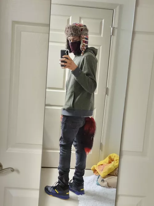 OUT IN PUBLIC AS I POST THIS by Ishiki_Enerugi