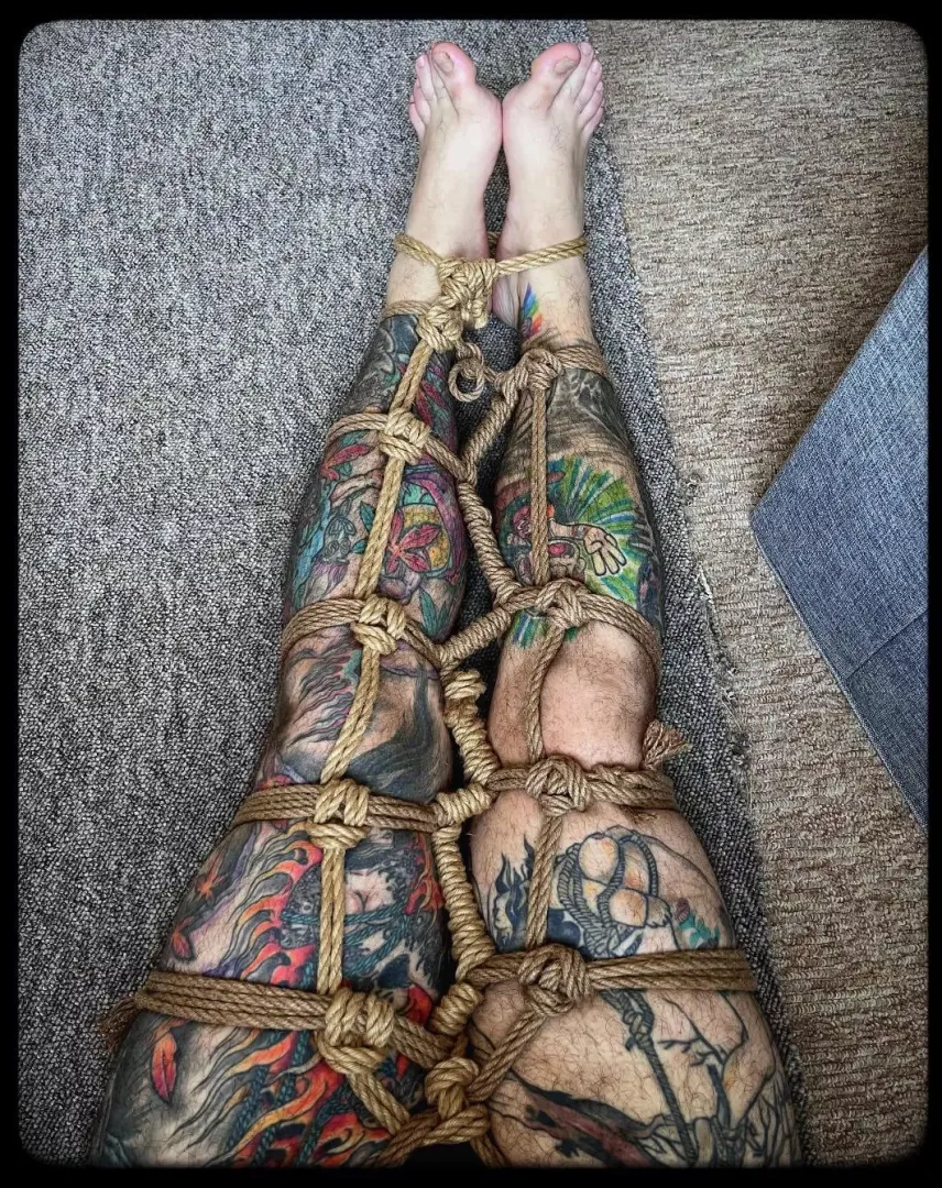 Practicing my Hojo cuffs game here 🪢 posted by hdwttr