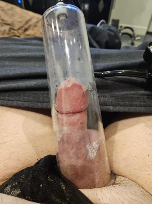 Pumping, thong to the side. by kingb192