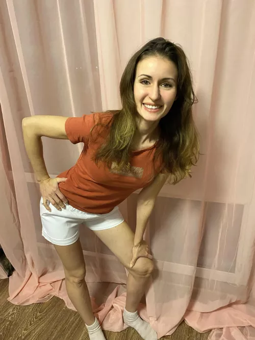 The milf is tired and it’s time for her to sleep by Viki_soul