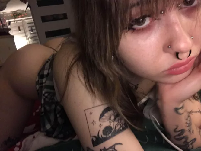 thinking of sitting on your face by rosie_sweetheart