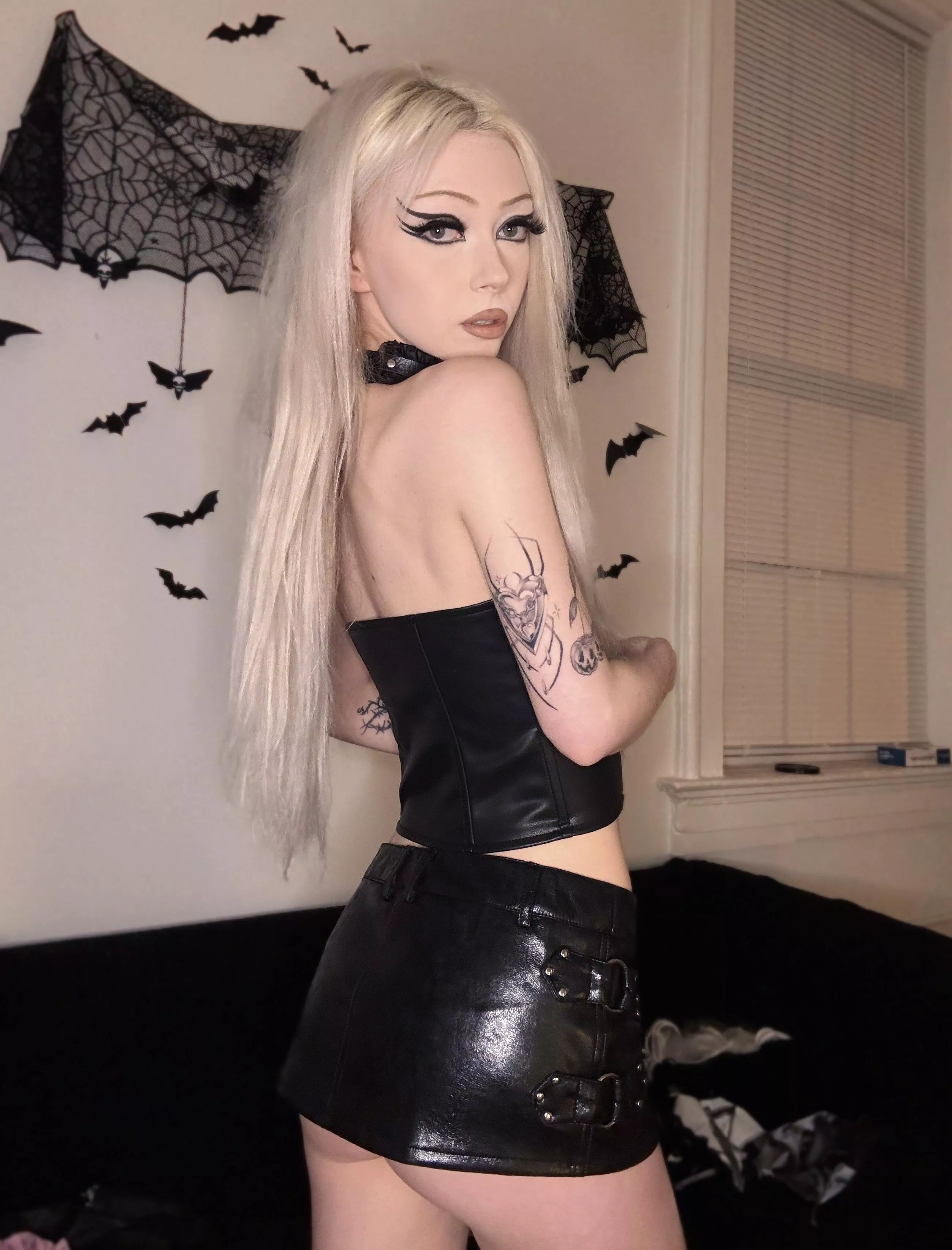 this leather skirt couldn’t be any shorter posted by lucy_fairy__
