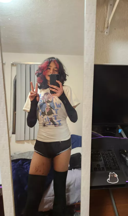 [Tw: scars] After almost a year i can finally use this shirt! by CallmeSkirt