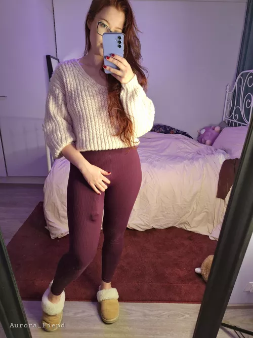 What are you looking at? by Aurora_Fiend