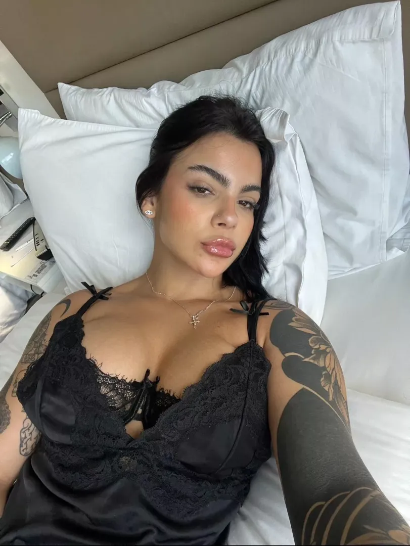 what would be the first thing you would do if you woke up besides me?😇 posted by MarisaBender