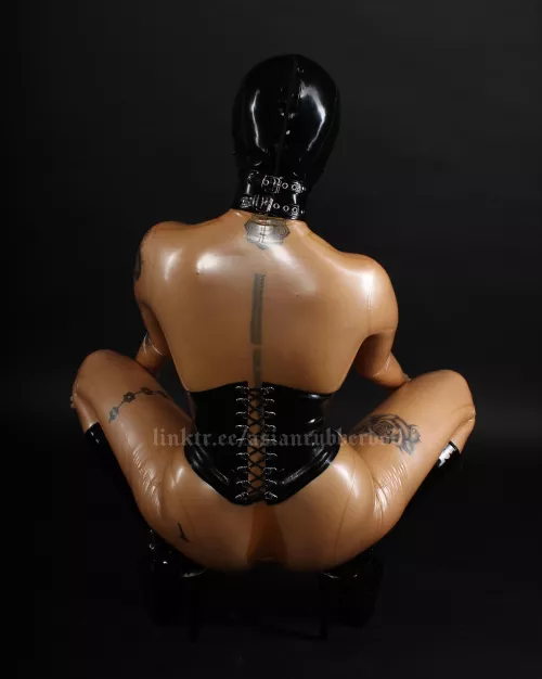 Your tattooed latex girl 🖤 by latex-desire