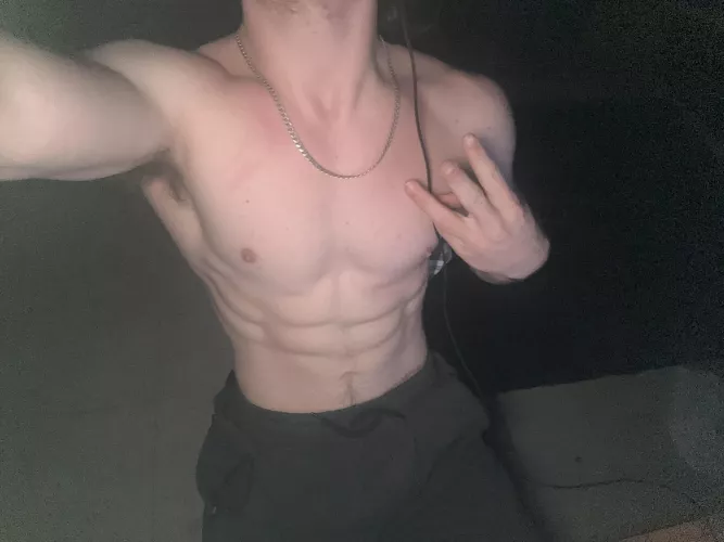 [19M] feeling jacked and horny today by NotPornWymLol