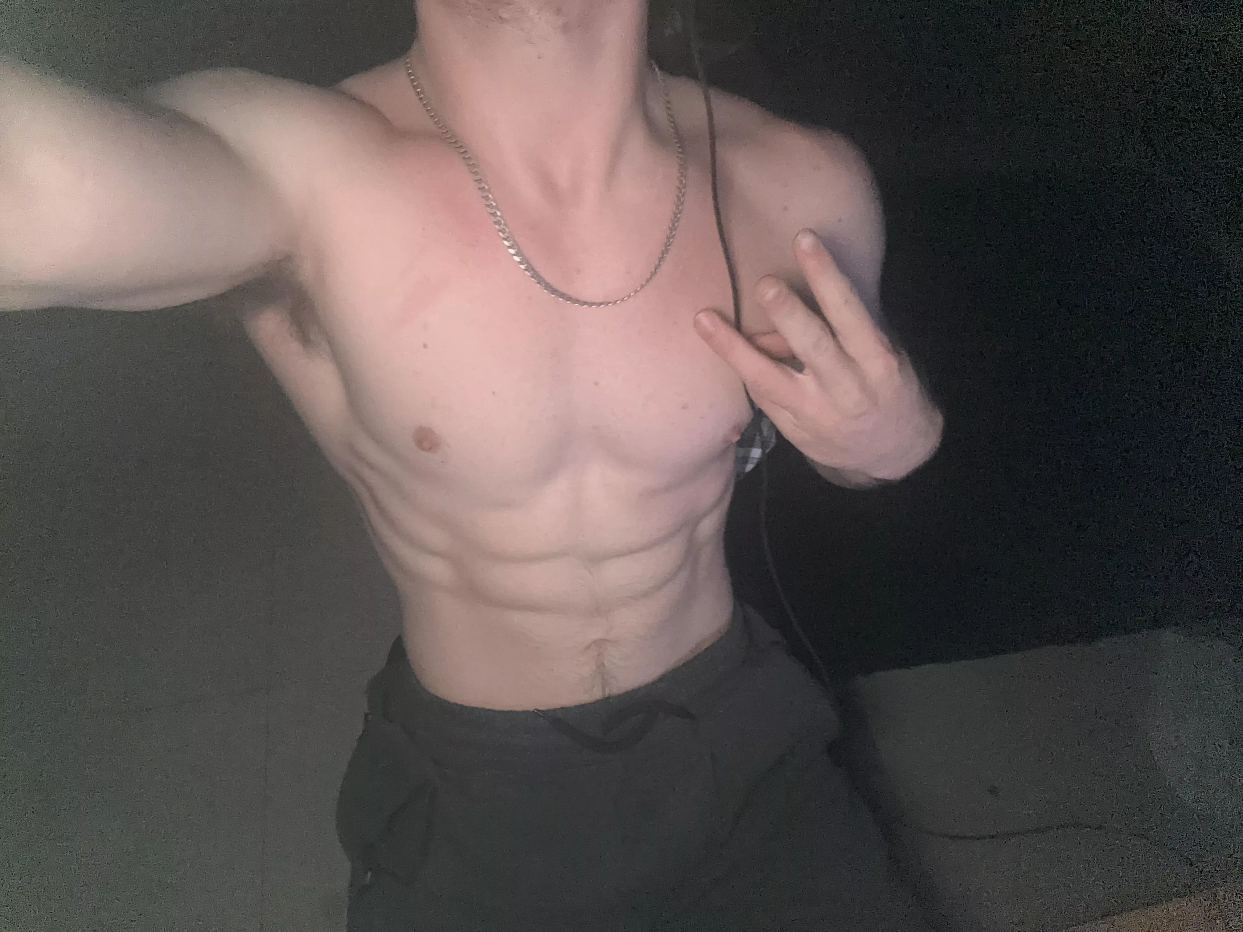 [19M] feeling jacked and horny today posted by NotPornWymLol