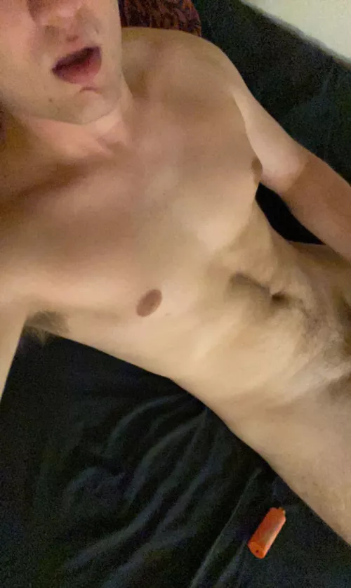 21 Str8 Curious Jock. Gf is gone. Masc bros hmu w FACE @ jhall_71 by ExtremeTurbulent6592