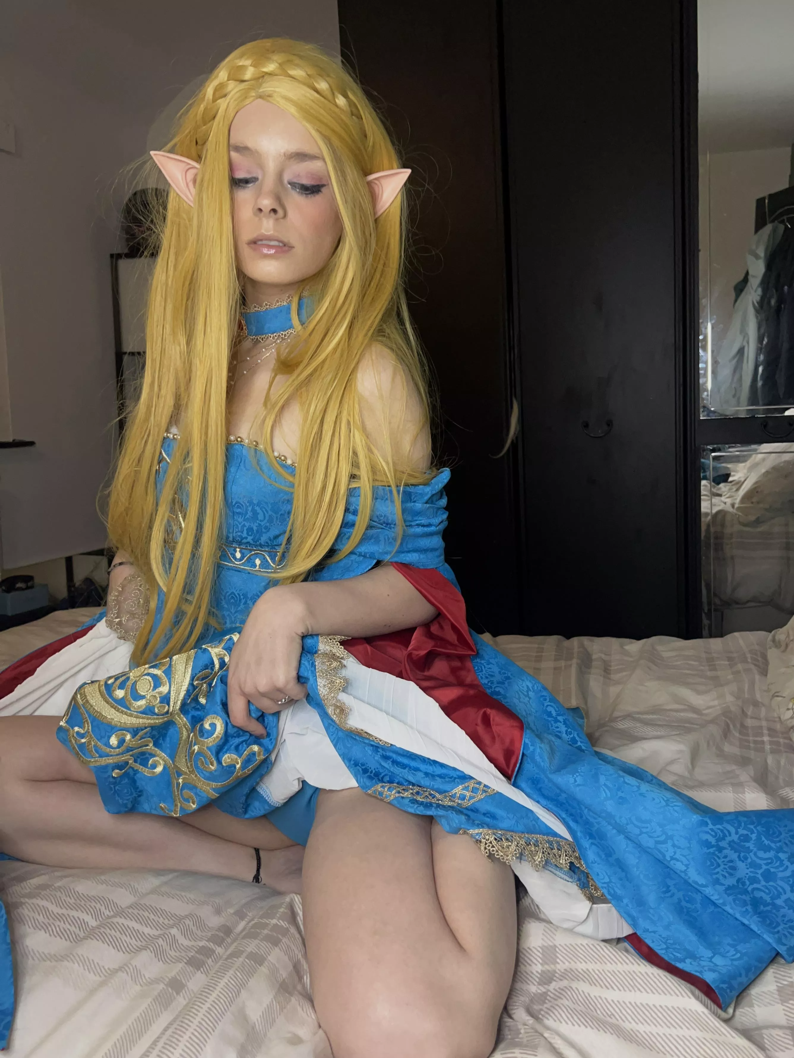 A little Zelda in the morning I think 😈 posted by tinkxxbell