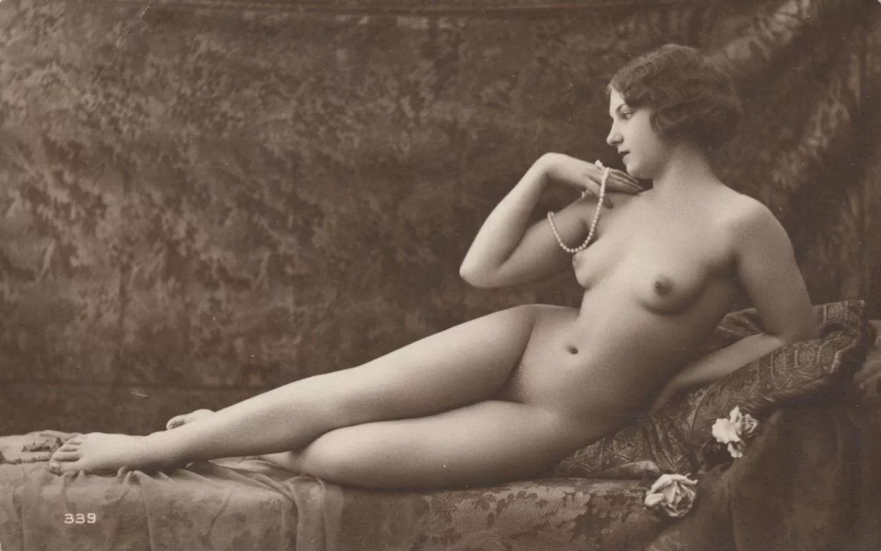 An absolute GODDESS posted by Eastsidekink