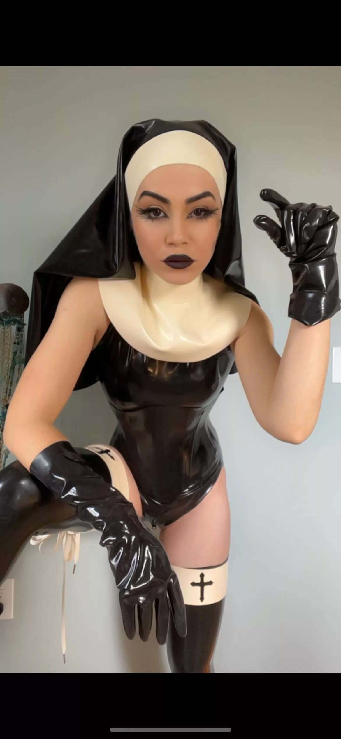 An immersive exploration into the world of kinks, led by a seasoned Pro Domme. posted by gnjecavogzq