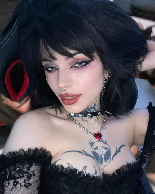 anyone else really into early 2000s emo again rn, or is it just me by ConclusionInternal29