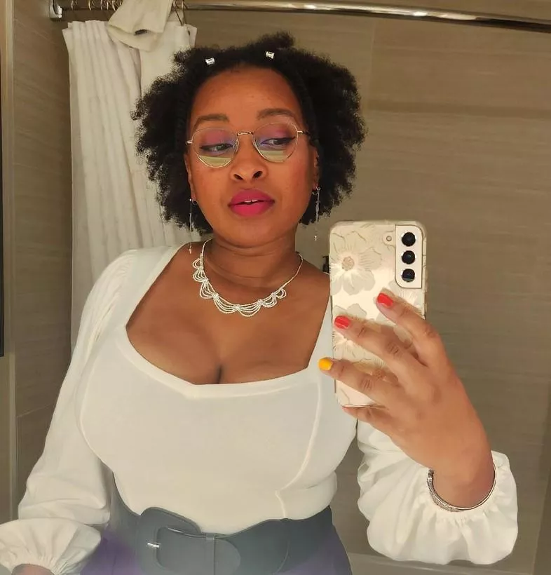 Bathroom selfie posted by Desecr8or