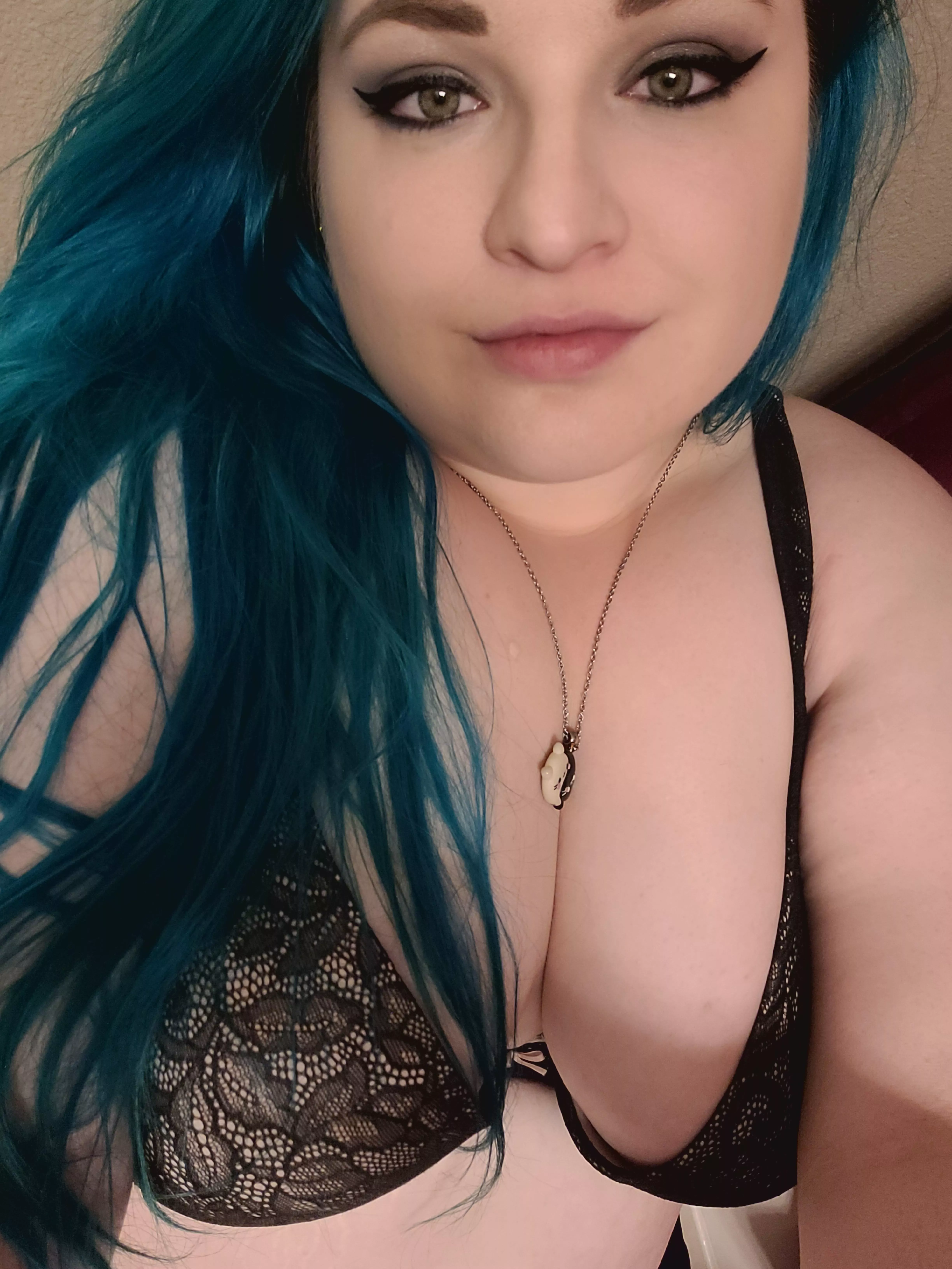 Come get me posted by shyysuccubus