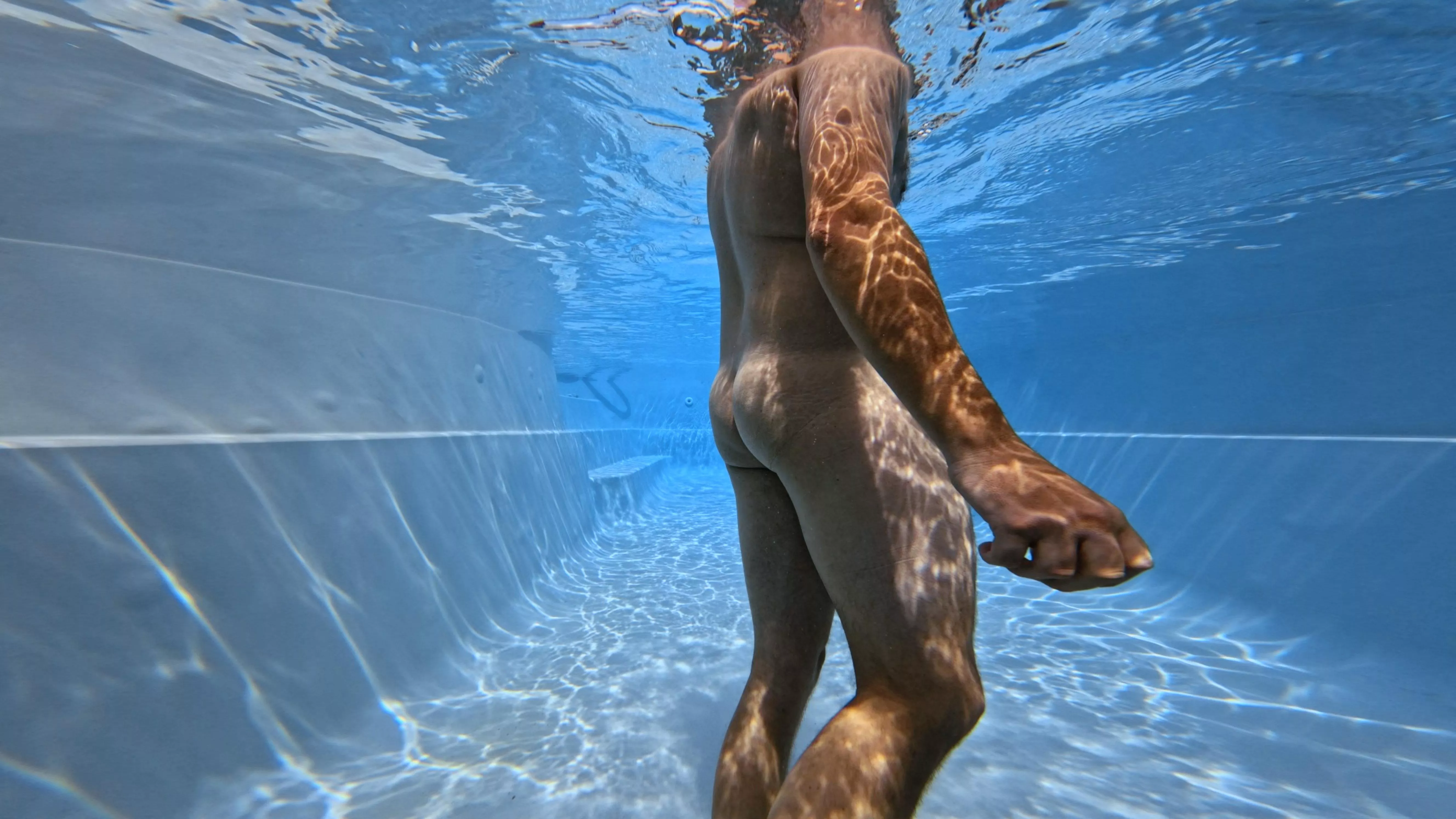 Cooling off after gym. posted by nnthrowaway92828