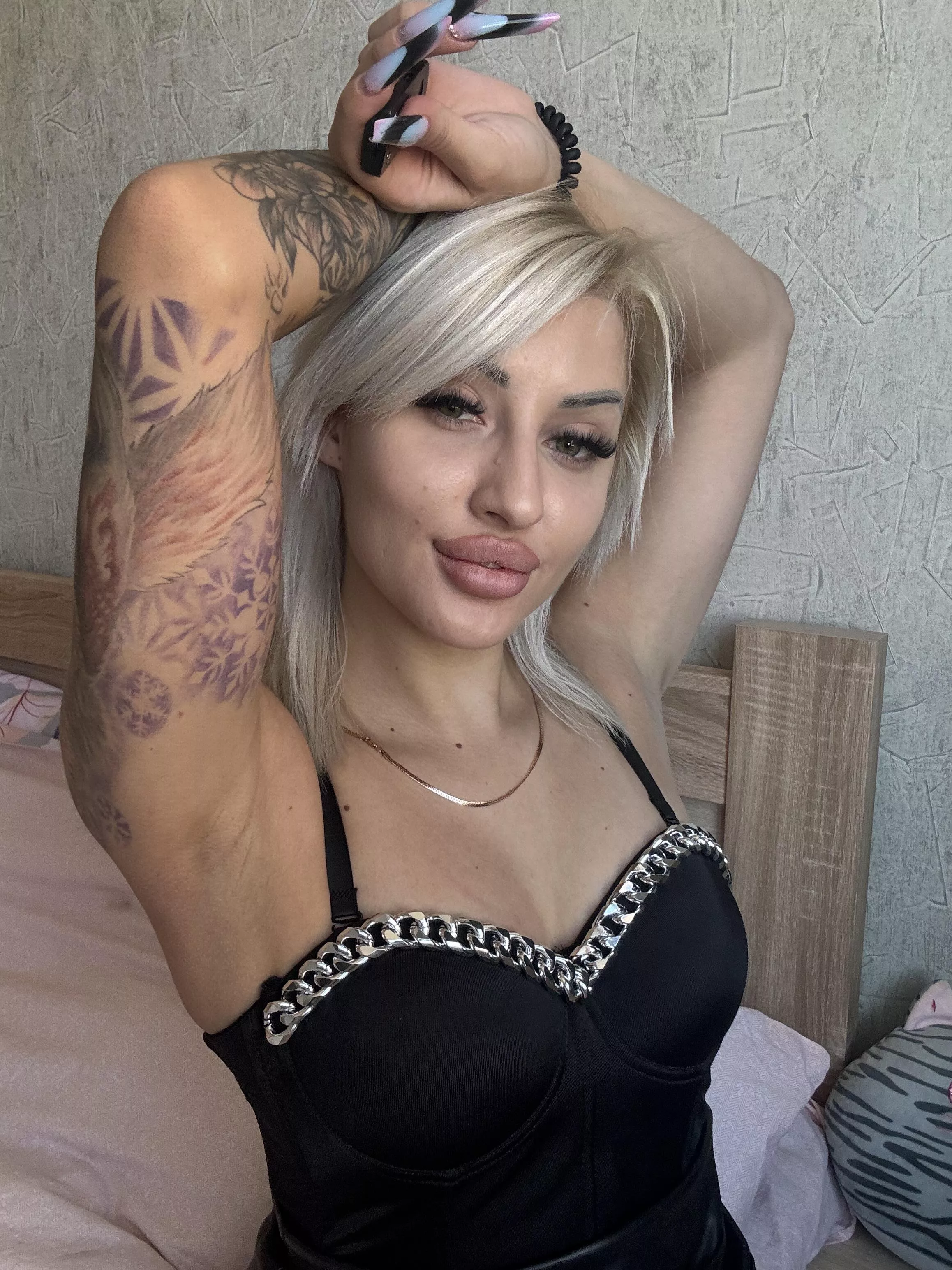 Do you like fresh or sweaty armpits? posted by emimur