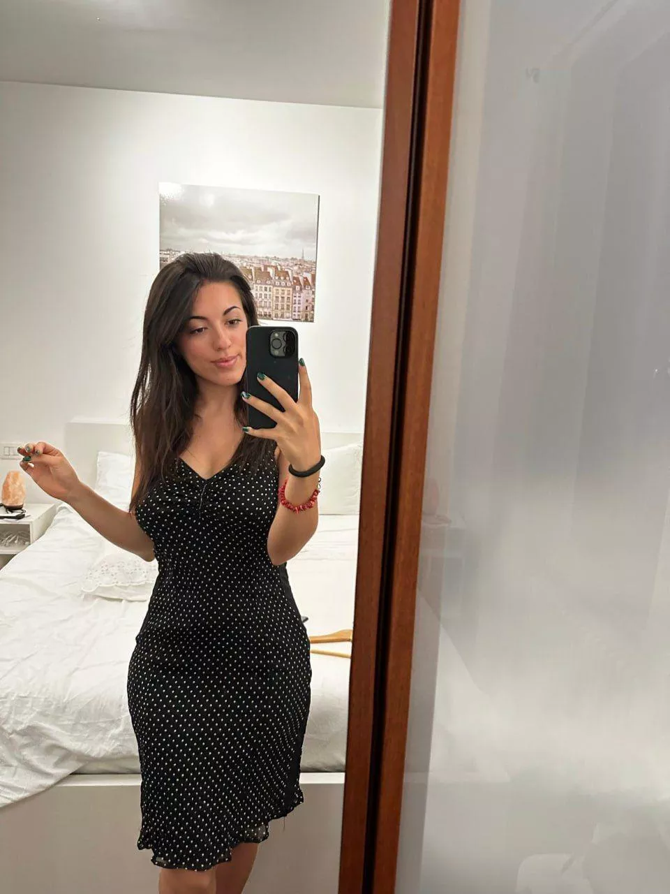 feeling naughty in black, wanna cuddle on my cozy bed with me F19 posted by brumbyicecream