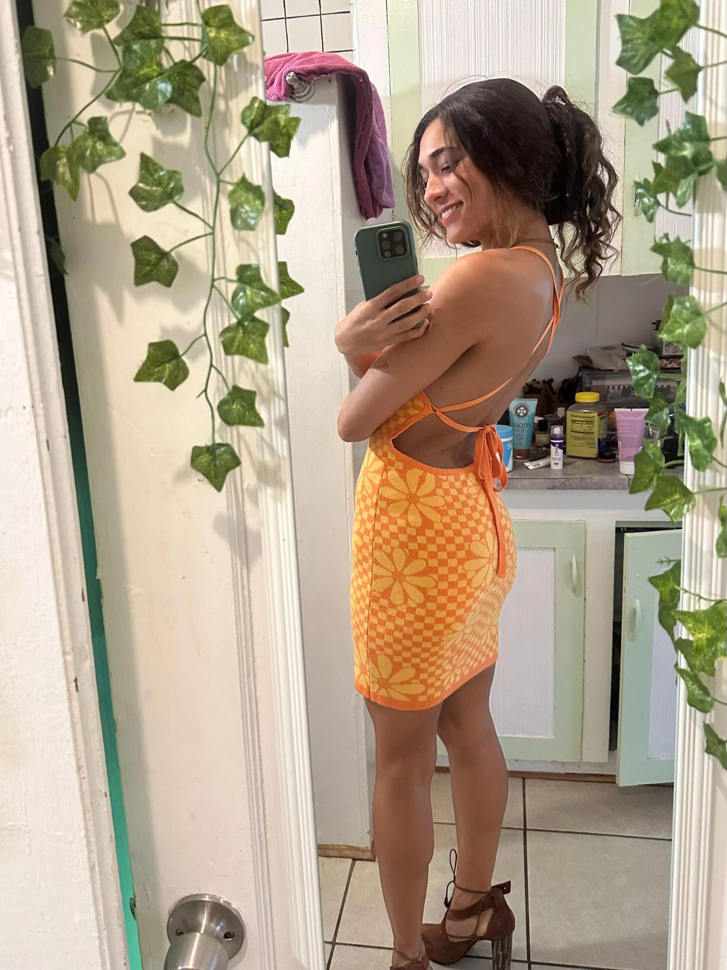 Girls night tonight 💋 posted by Gross-athlete20000