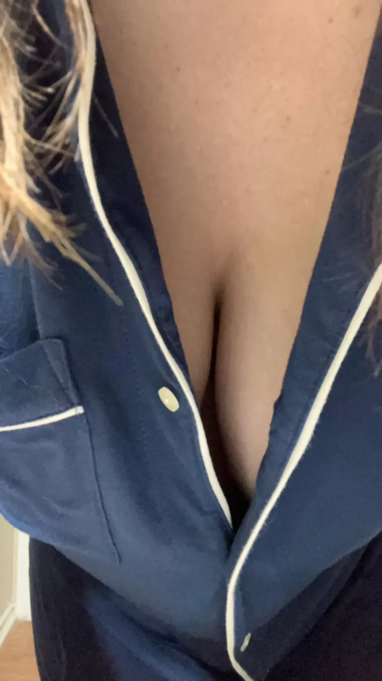 Good morning! Do you want some coffee? posted by elainerosebk