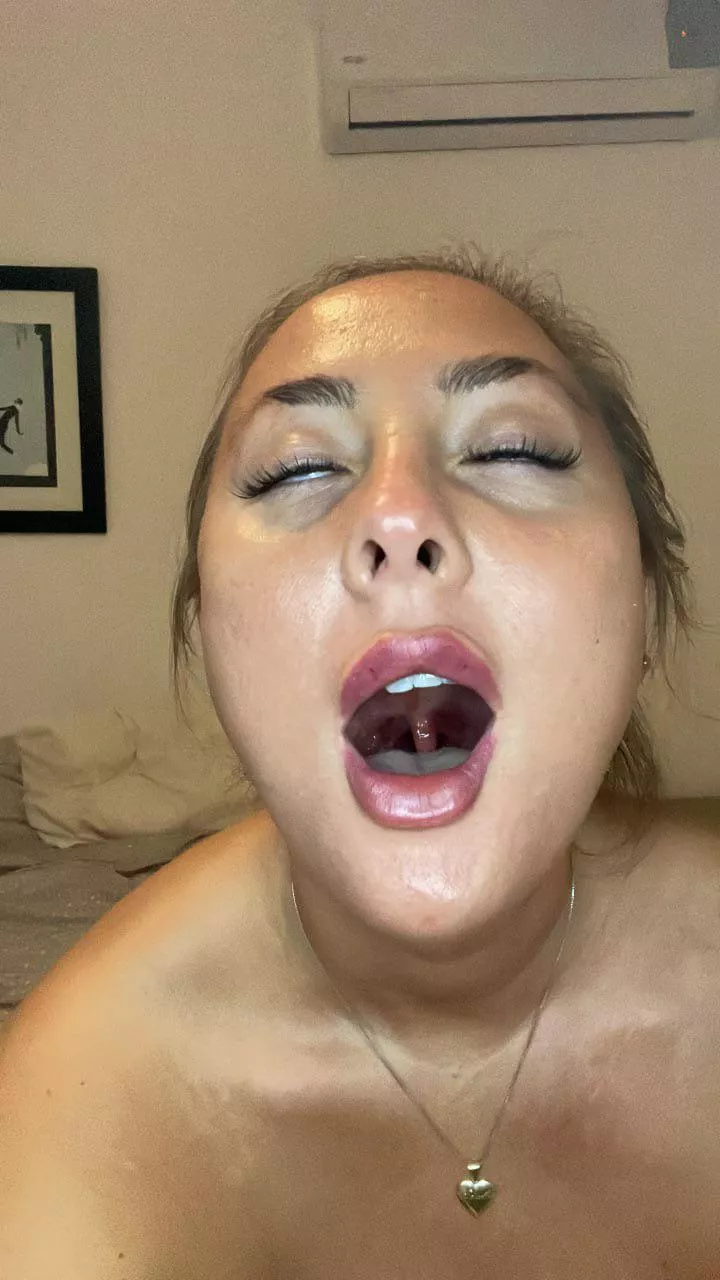 Hade du velat stoppa din kuk i min mun? posted by Numerous-Diver3737