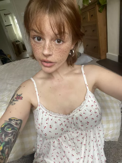 Happy Saturday! Are you doing anything fun today? I’m walking my dogs and gonna bake a lemon cake! [irtr] by littlepeachybum