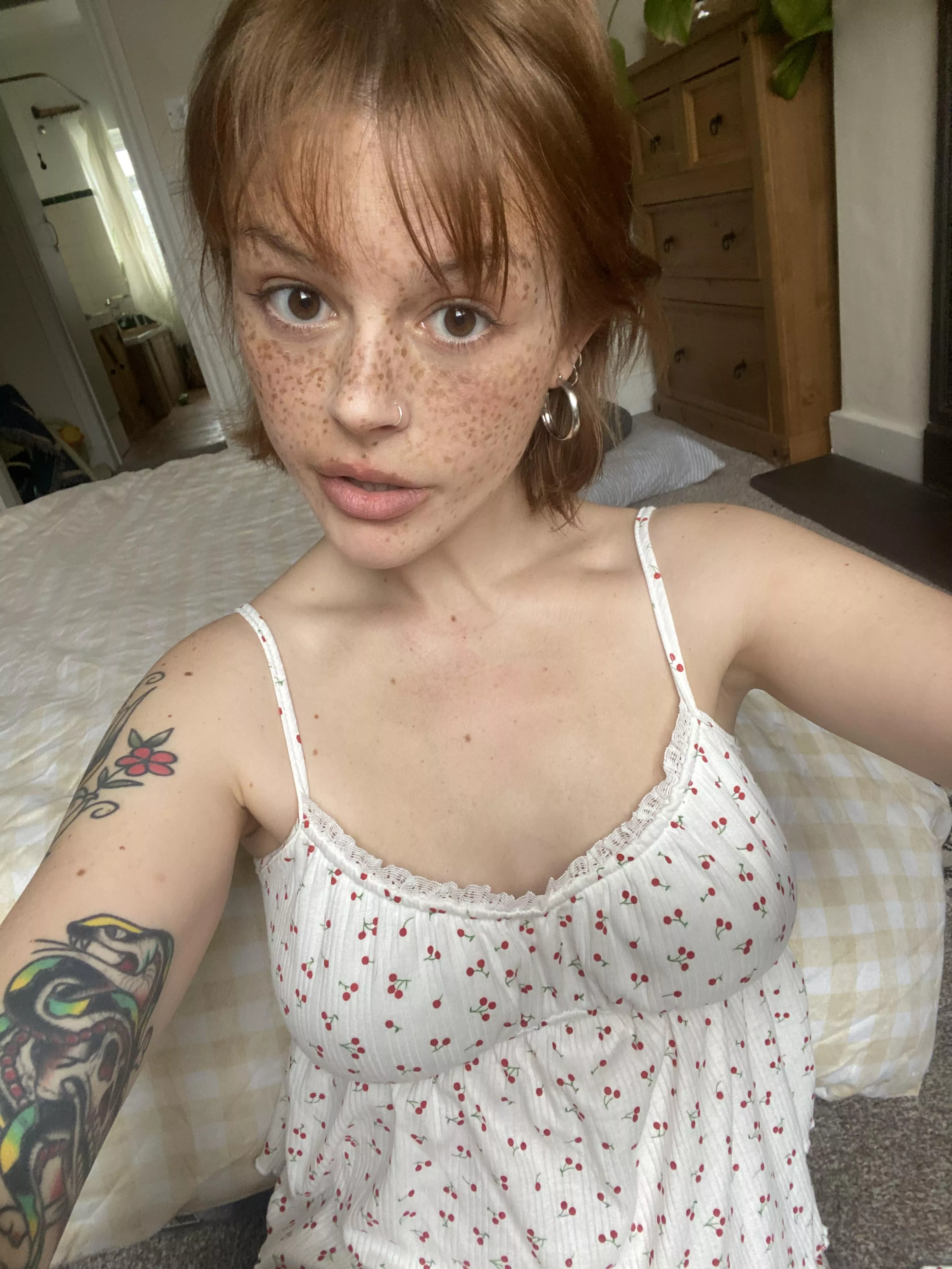 Happy Saturday! Are you doing anything fun today? I’m walking my dogs and gonna bake a lemon cake! [irtr] posted by littlepeachybum