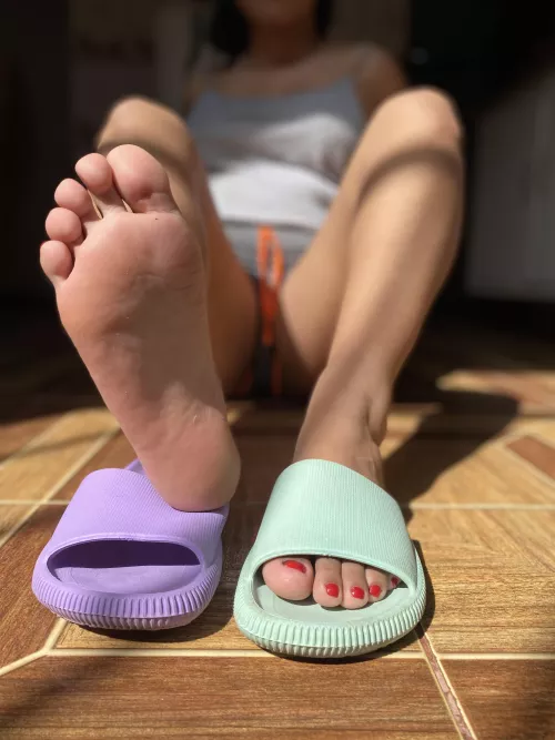 I hope you enjoy this beautiful feet by angie-mariee