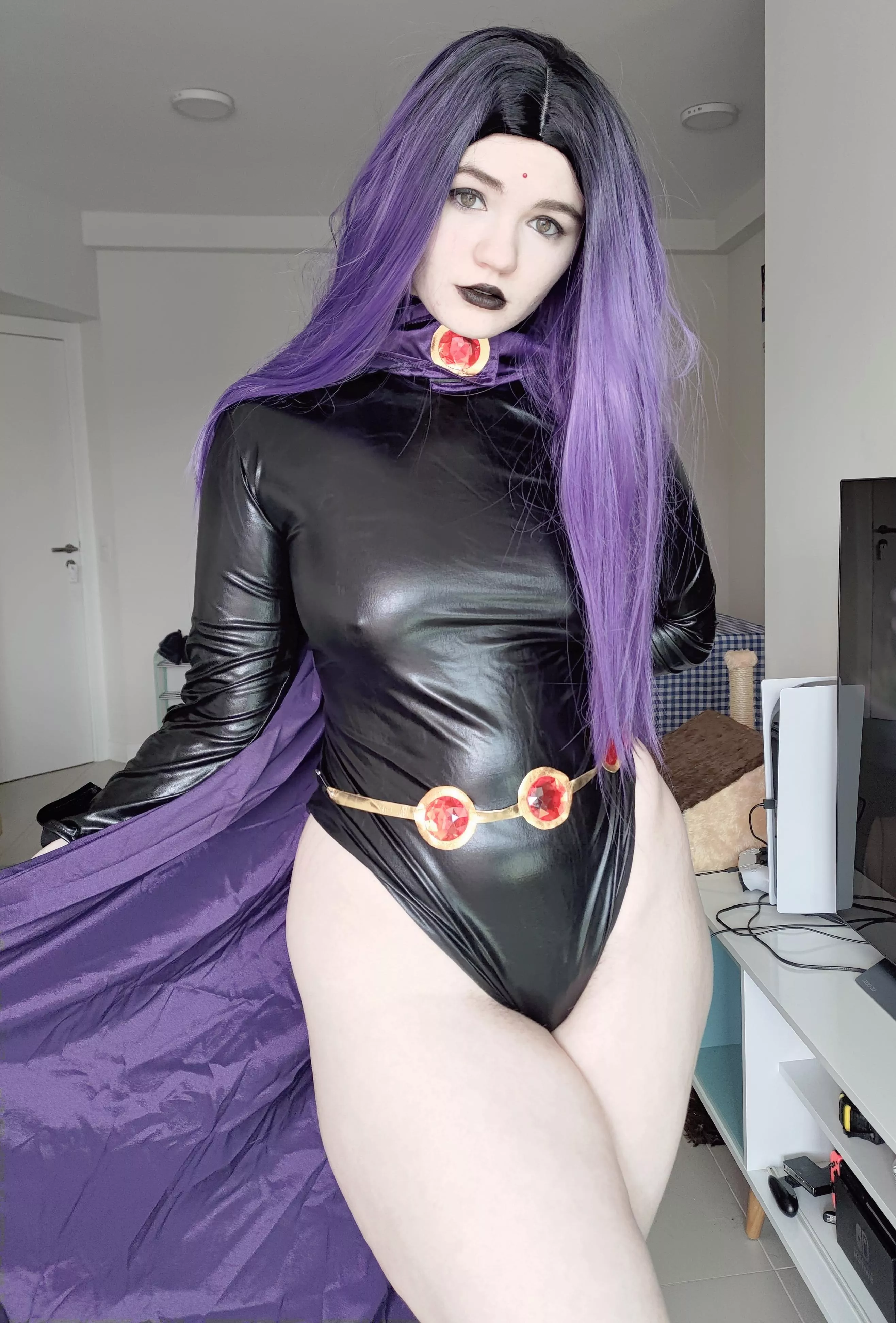 I hope you like a curvy Raven posted by Im_Cherry_Blossom