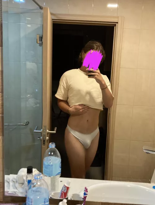 I want you to kiss my cute little bulge by SkarpyTheHarpy