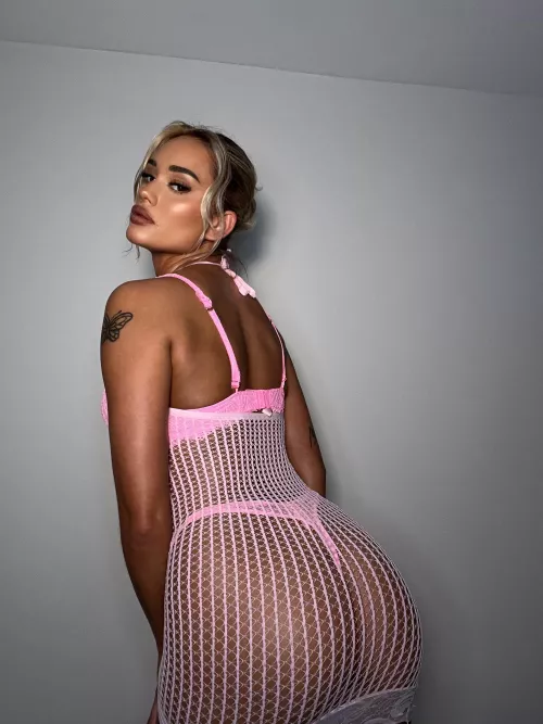 I'll drive you crazy with these curves by WorldlinessOk7796