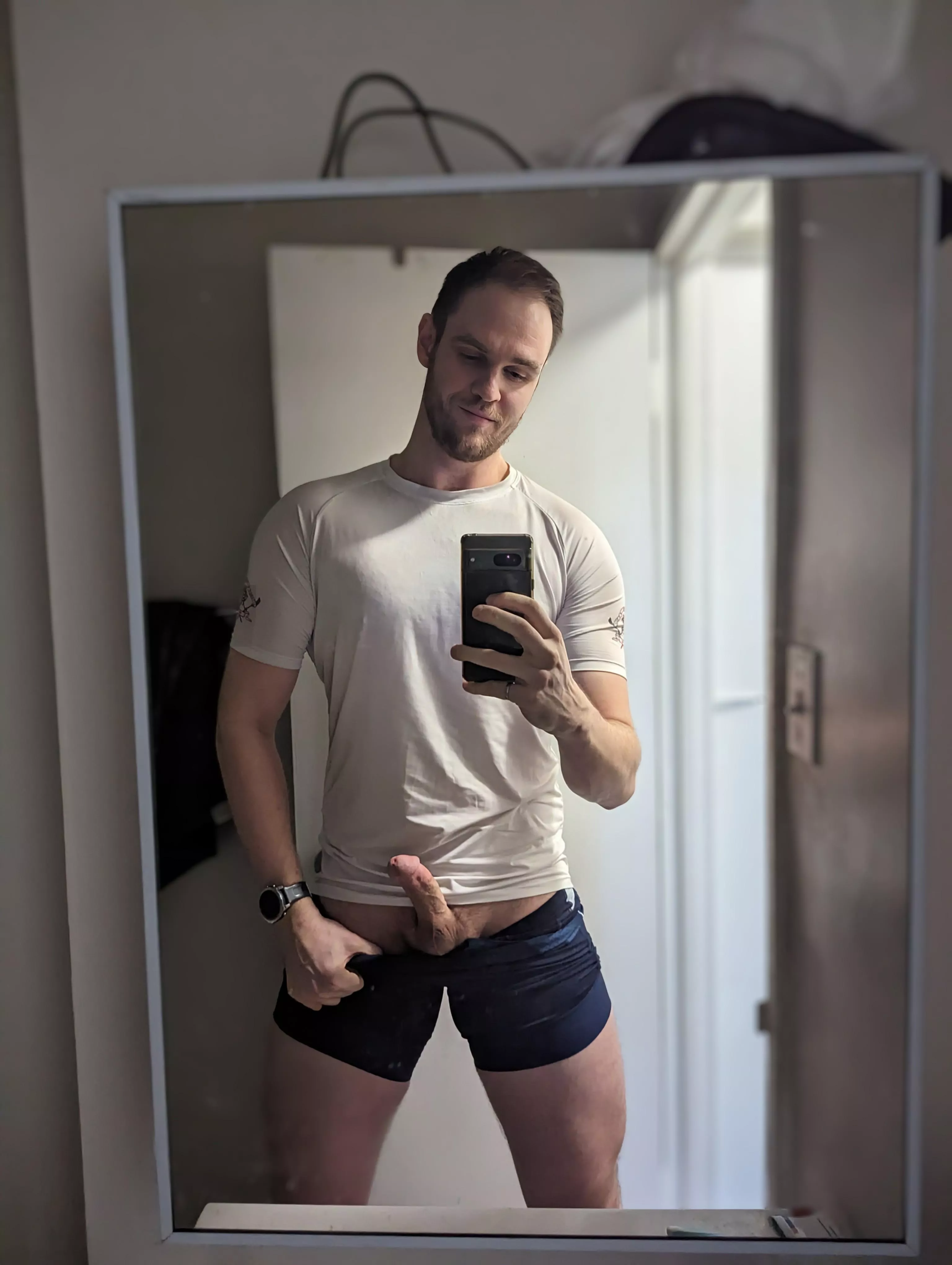 Imagine this in your doorway posted by CanuckInRed