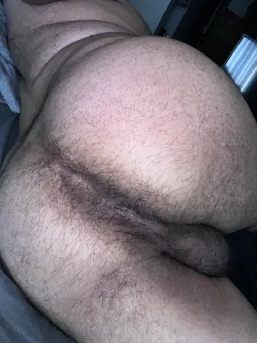 Its so tight by Blurry_Boi21